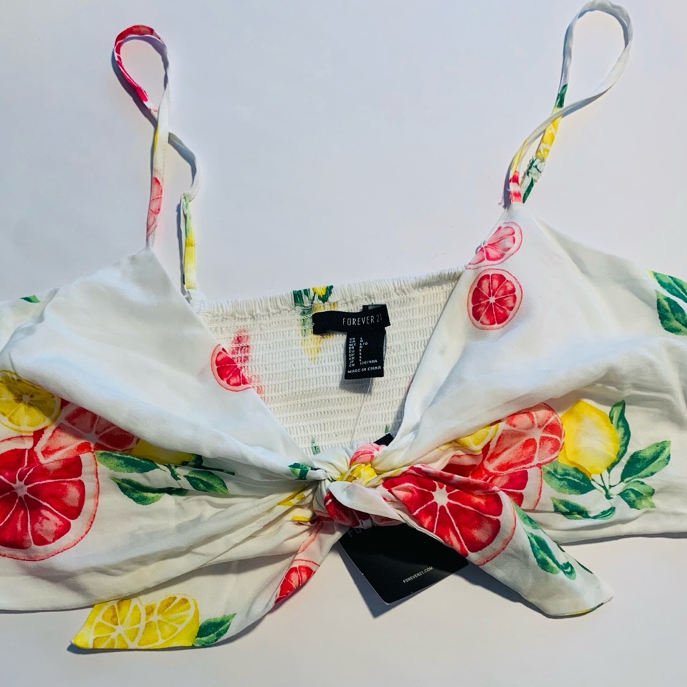 Crop Top with lemon graphics 🍋